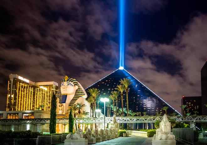 10. Luxor Hotel & Casino