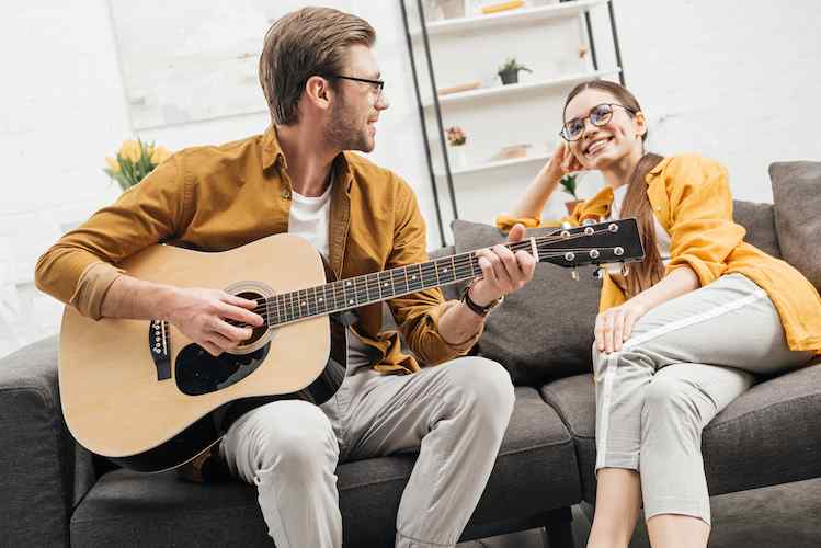 Top 10 Best Guitar Learning Apps for Android and iOS